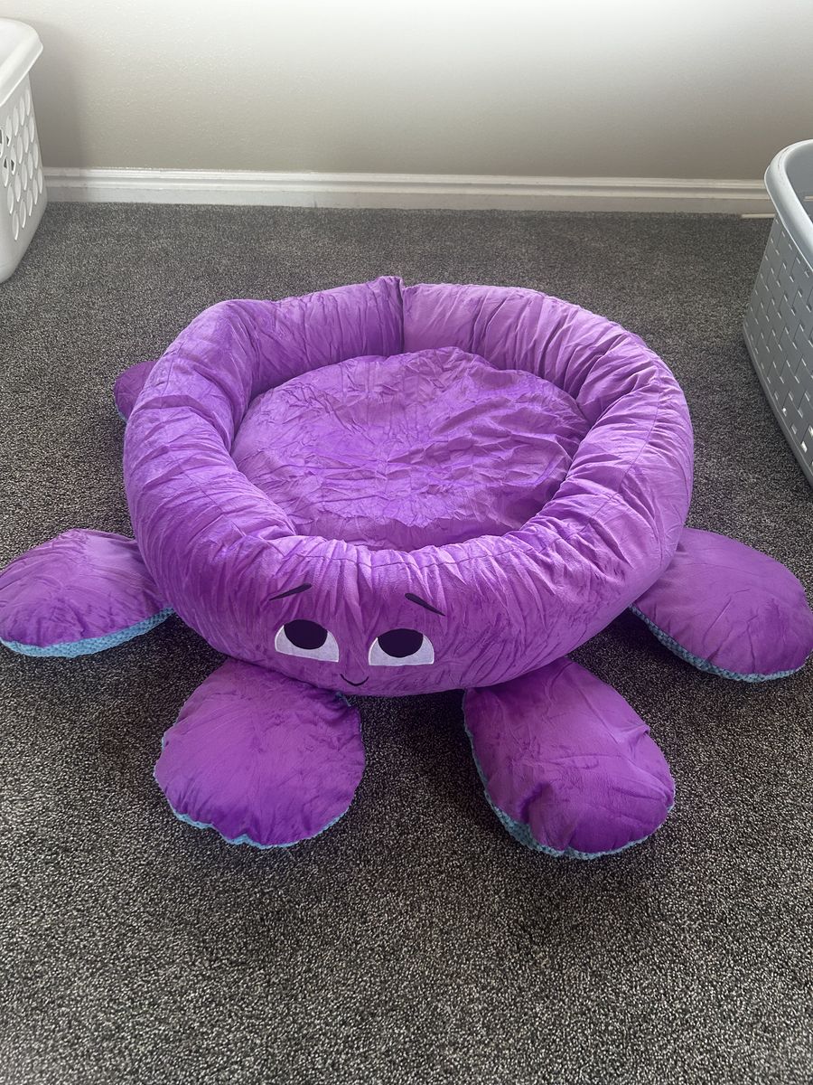 Adorable dog bed for puppy or small dog