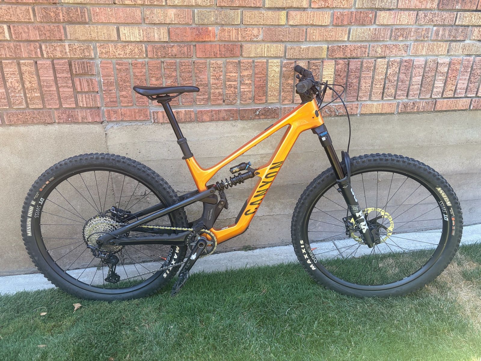 Canyon Spectral CF 8 CLLCTV 29er Mountain Bike - Small, FOX Coil Suspension, 2024