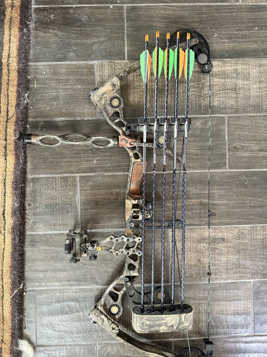 Mathews Legacy Solo Cam 70lb Bow