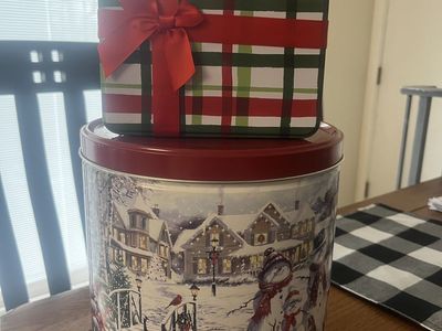 Free Empty Christmas Tins