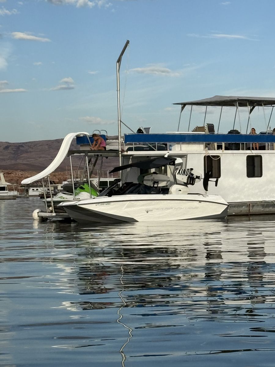 2019 Nautique G23