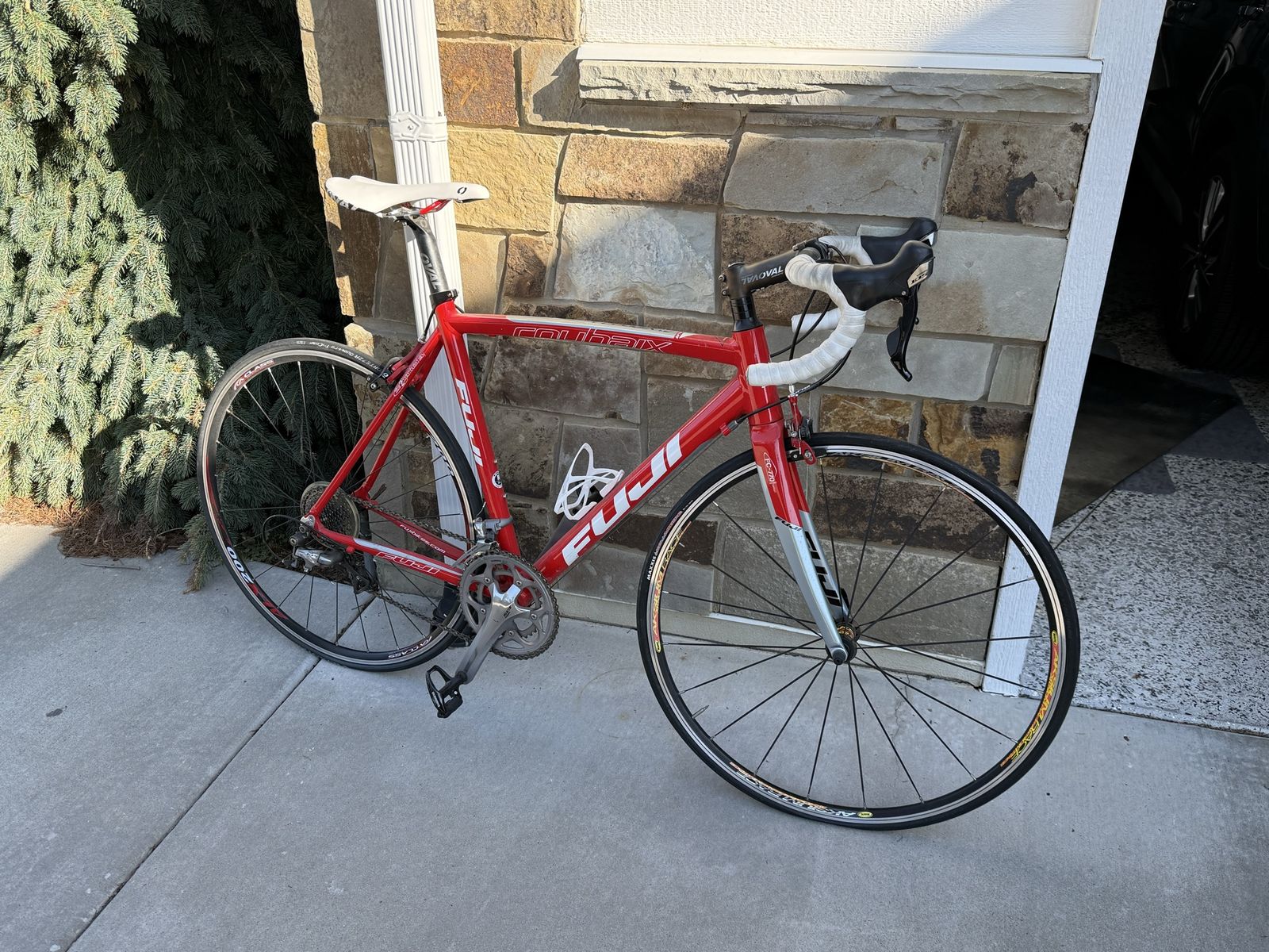 Fuji Roubaix 1.0 Road Bike 54cm Medium Red Aluminum Frame