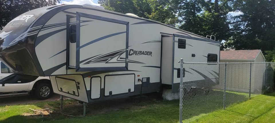 2015 36' Prime Time Crusader 5th Wheel