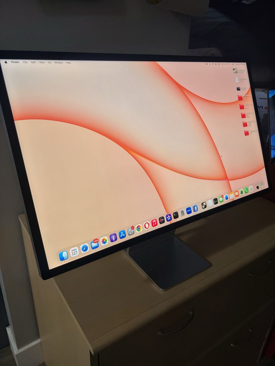 Apple Studio Display 27" 5K Retina - Standard Glass / Tilt Stand (w/ Box & Receipt)