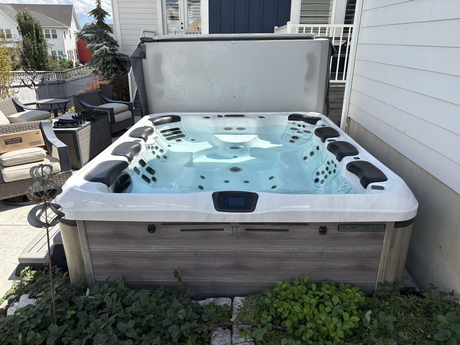 Bullfrog Spas A Series Hot Tub with Cover, 8+ Seats, Jets & Lights, Two-Tone Cabinetry, Fully Functional! New Seat Cushions!