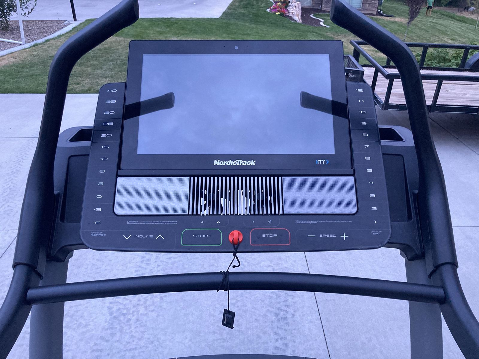 NordicTrack Commercial X22i Incline Treadmill with iFIT Screen