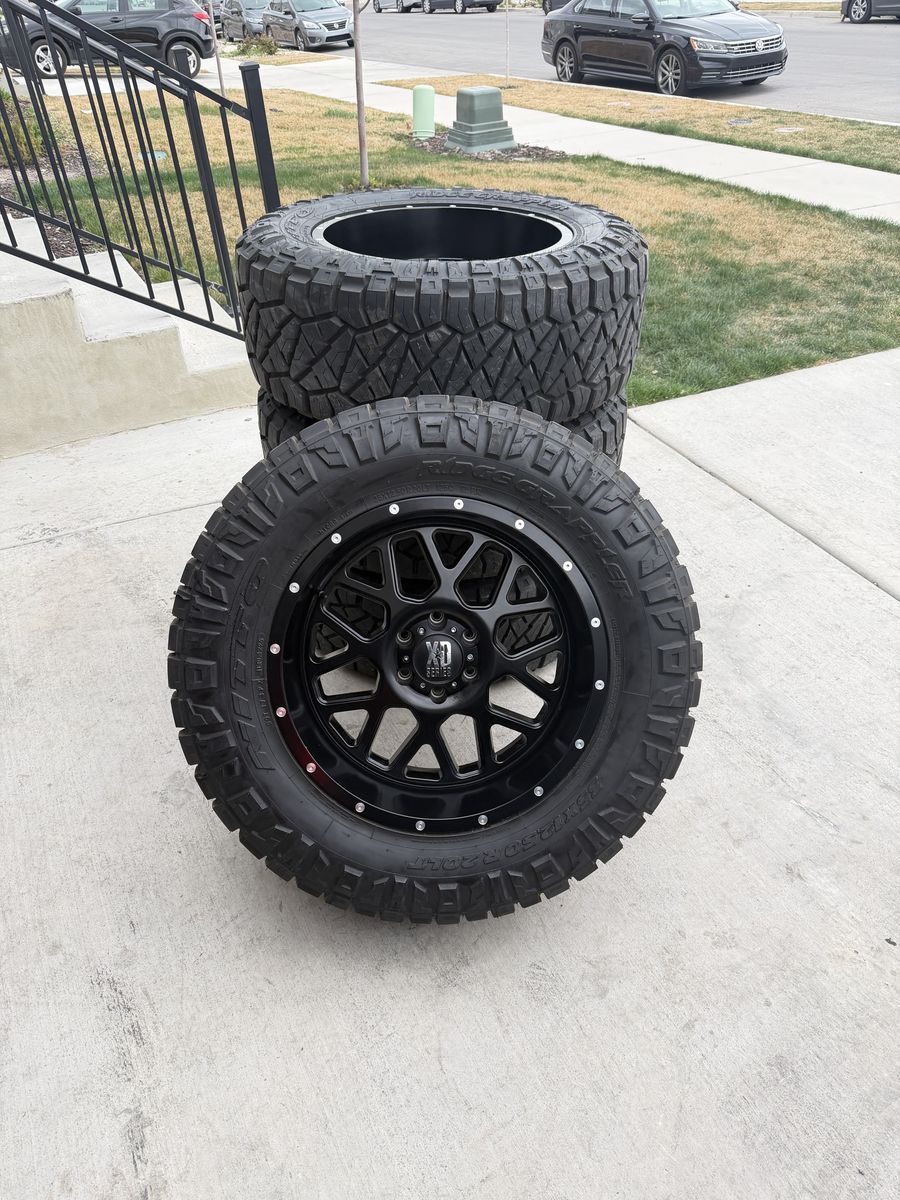 Ford F150 Rims and Tires 35/12.50R20 Nitto