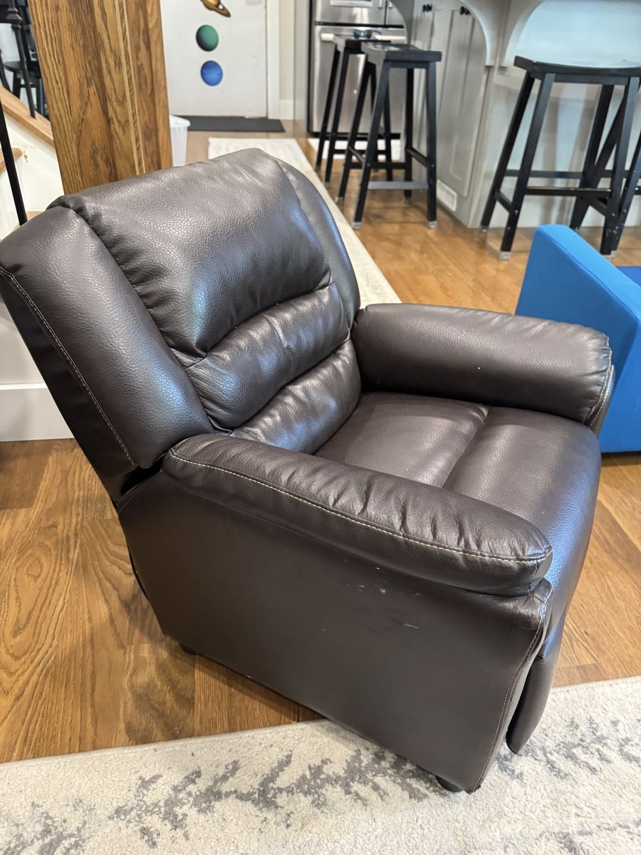 Kids reclining chair
