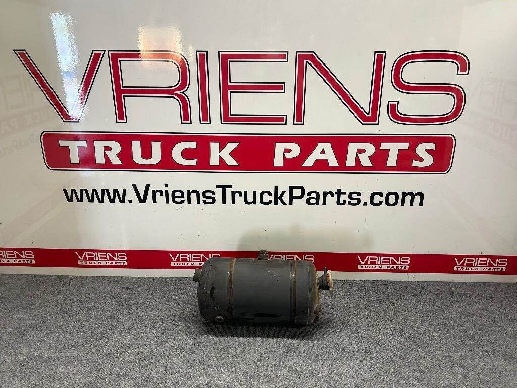 Peterbilt Radiator Overflow Bottle / Surge Tank for a Kenworth