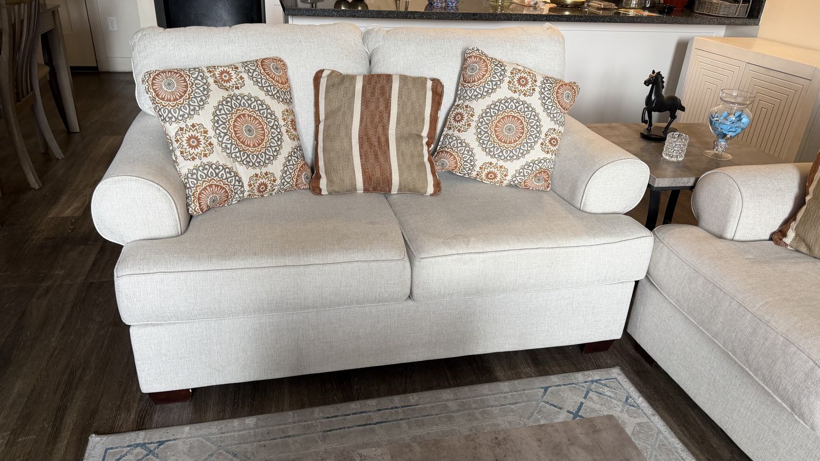 Main image 2