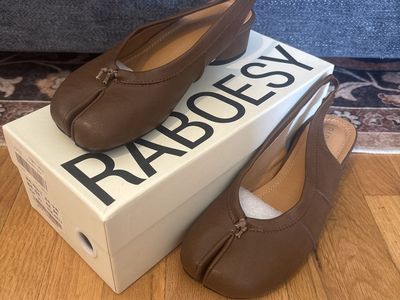 Tabis brand new