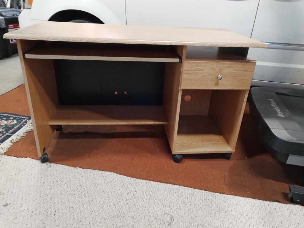 Basic Computer DeskBasic Computer Desk