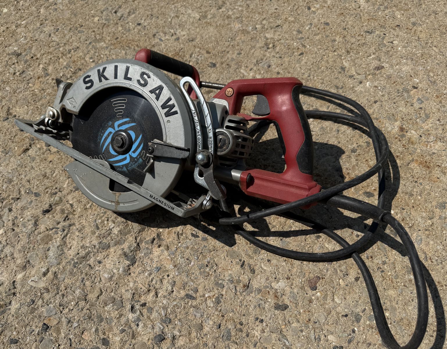 SKILSAW 15 -Amp 7-1/4-in Worm Drive Circular saw