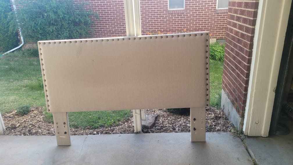 queen headboard and Hollywood frame