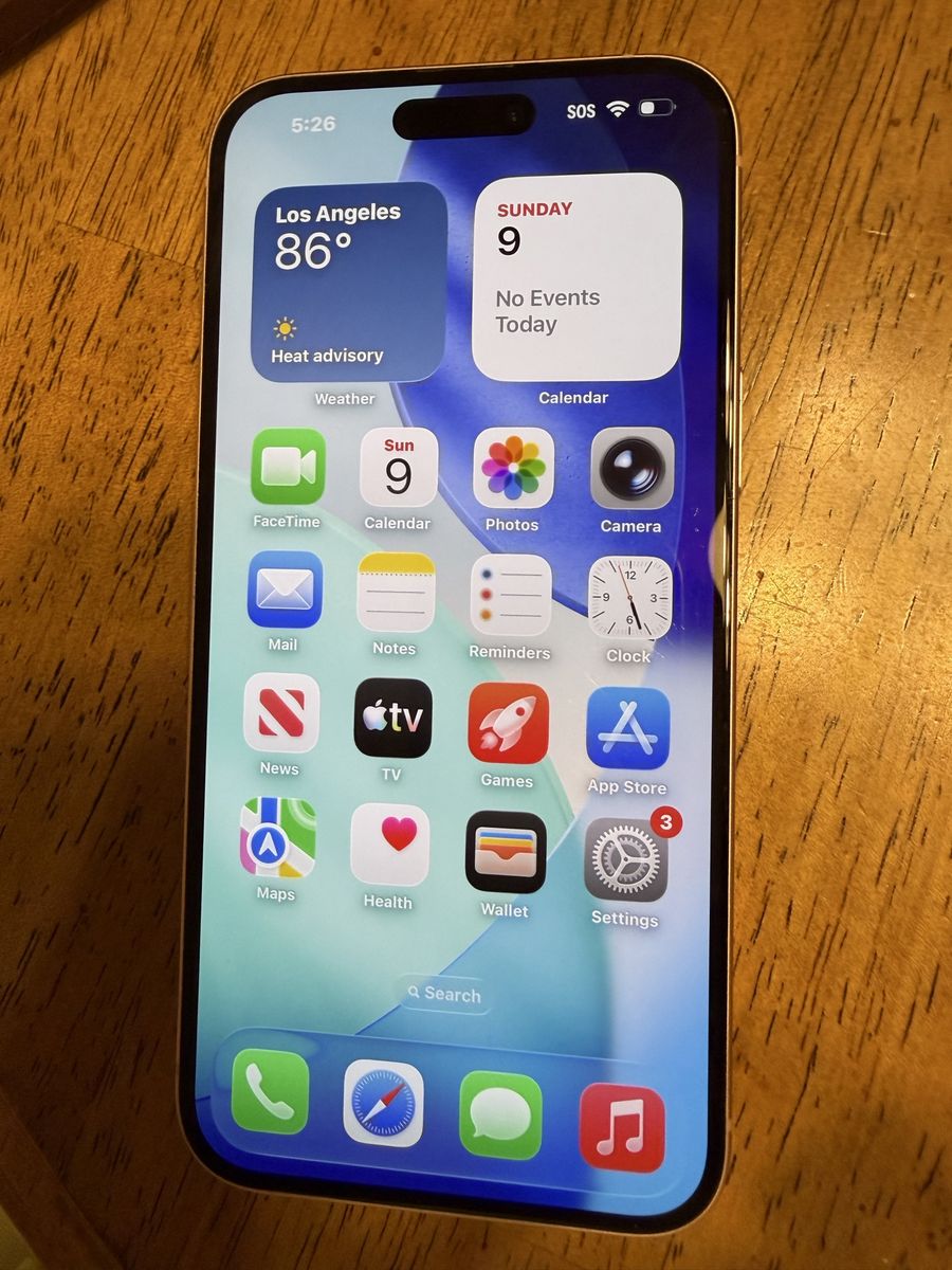 ** LIKE NEW -RARE PINK- IPHONE 15+256 GB