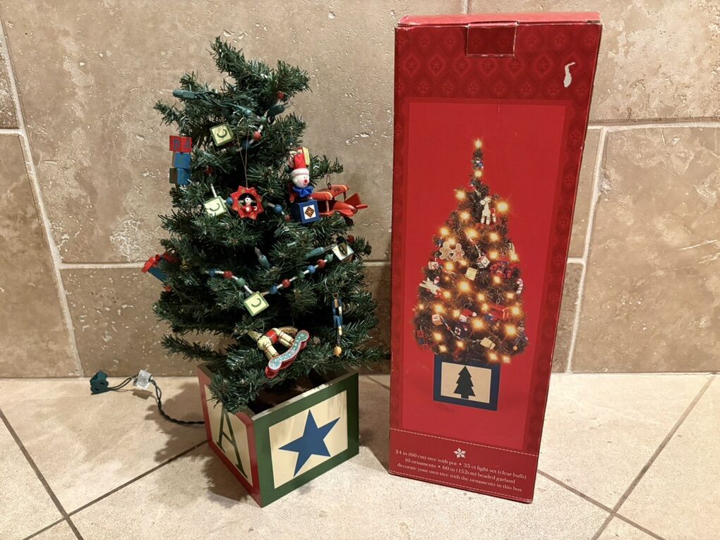 Small Christmas Tree W/Lights & Wood Ornaments