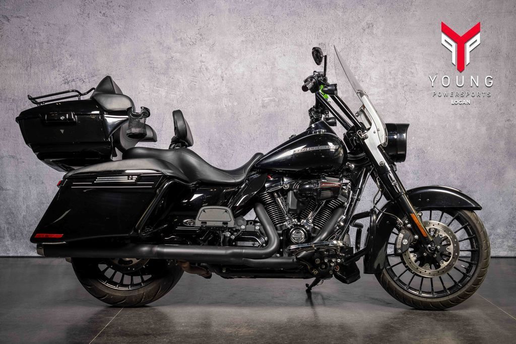 2017 Harley-Davidson® FLHRXS - Road King® Special