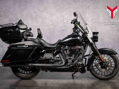2017 Harley-Davidson® FLHRXS - Road King® Special