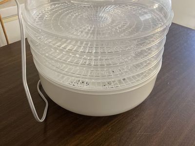 Dehydrator