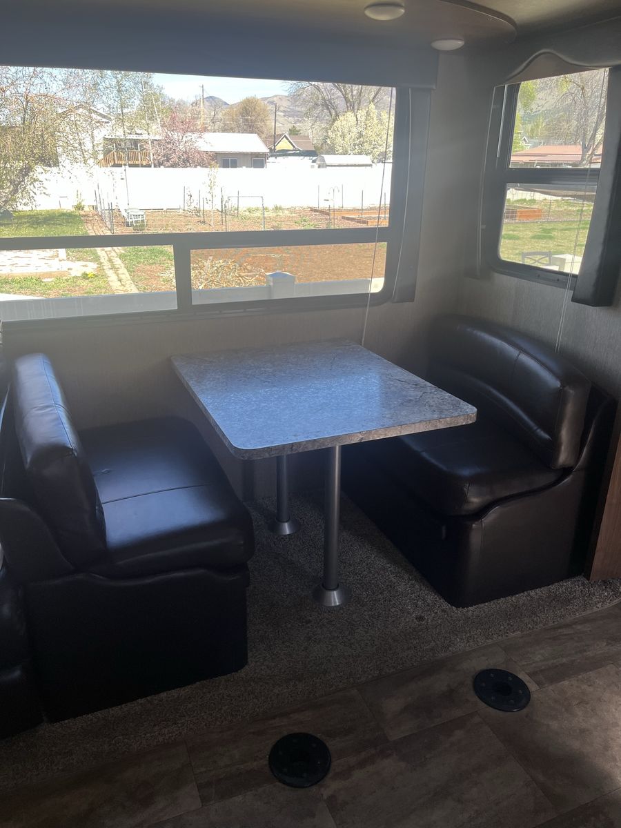 RV Dinette Table/Bench Seating