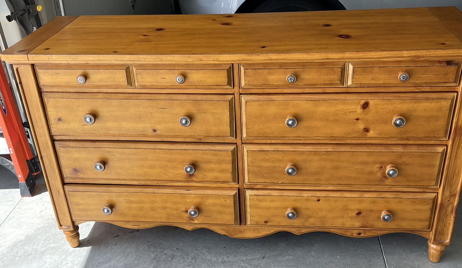 Dresser