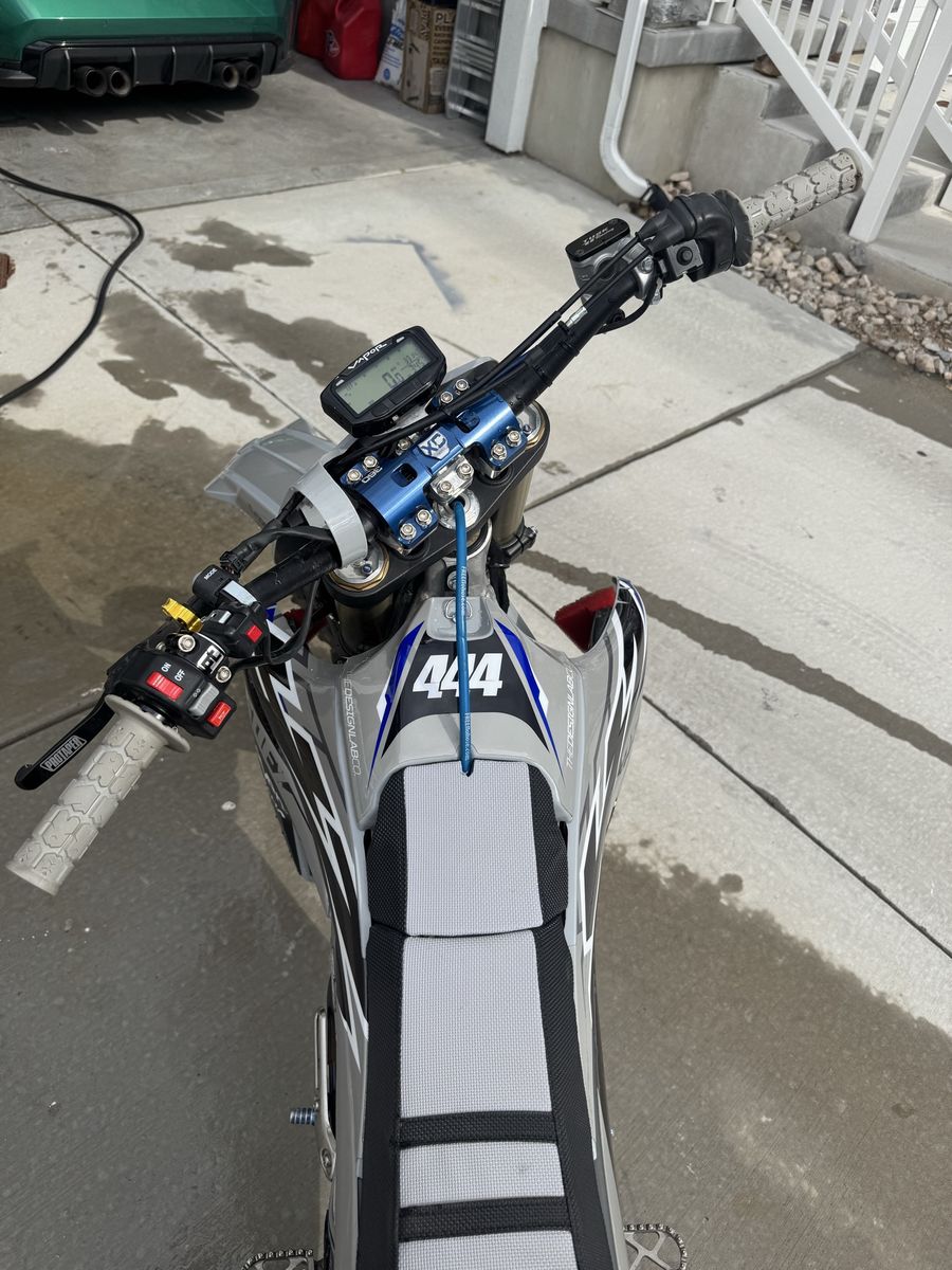 Main image 6