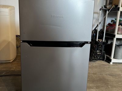 Hisense 3.1 cu ft Two-Door Mini Fridge/Freezer - Stainless Steel Look, Compact