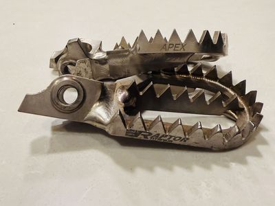 Raptor Apex Titanium Foot Pegs – YZ250 / YZ450F