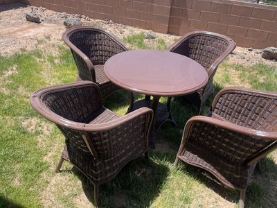 Gorgeous 5Pc wicker patio set