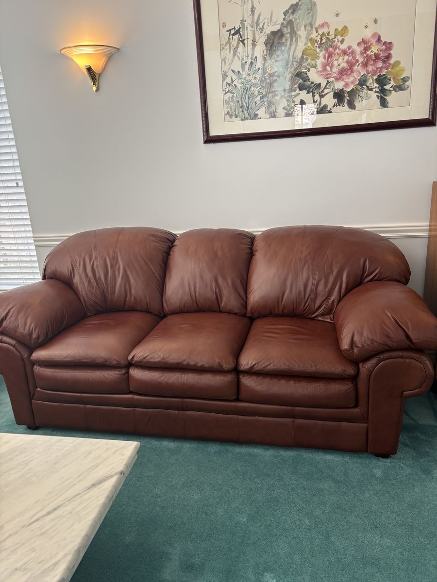 Like New Leather Sofa and Loveseat Set