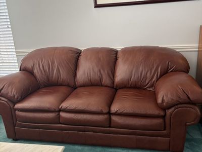 Like New Leather Sofa and Loveseat Set