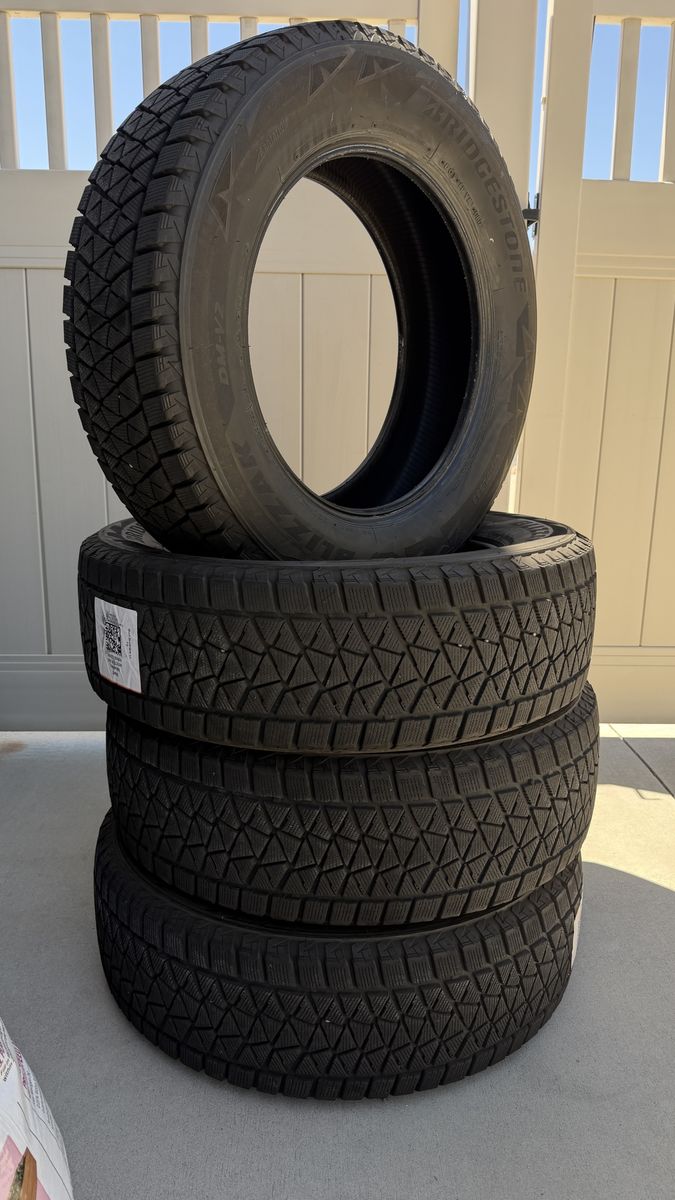 Snow Tires Blizzak DM-V2