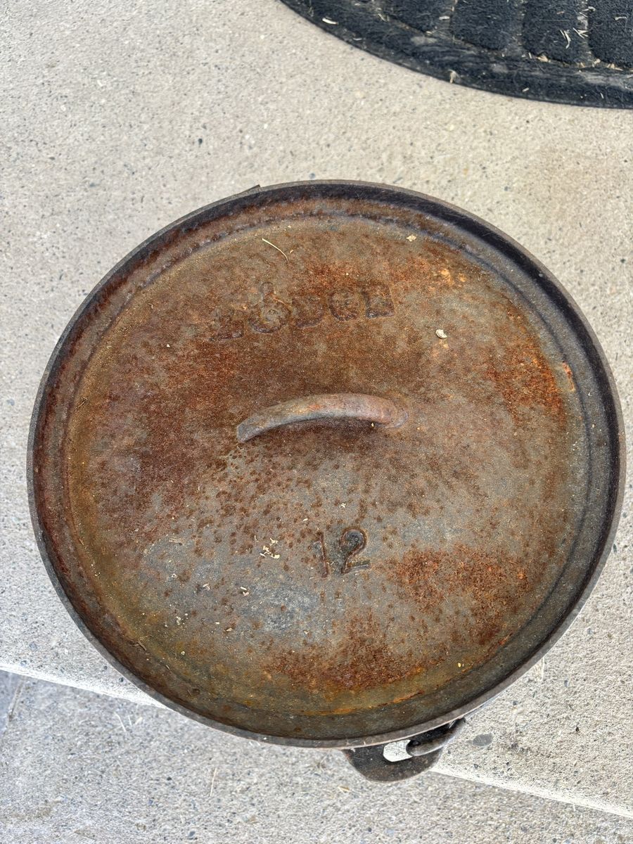 Cast Iron Dutch Oven