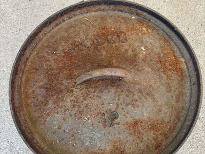 Cast Iron Dutch Oven