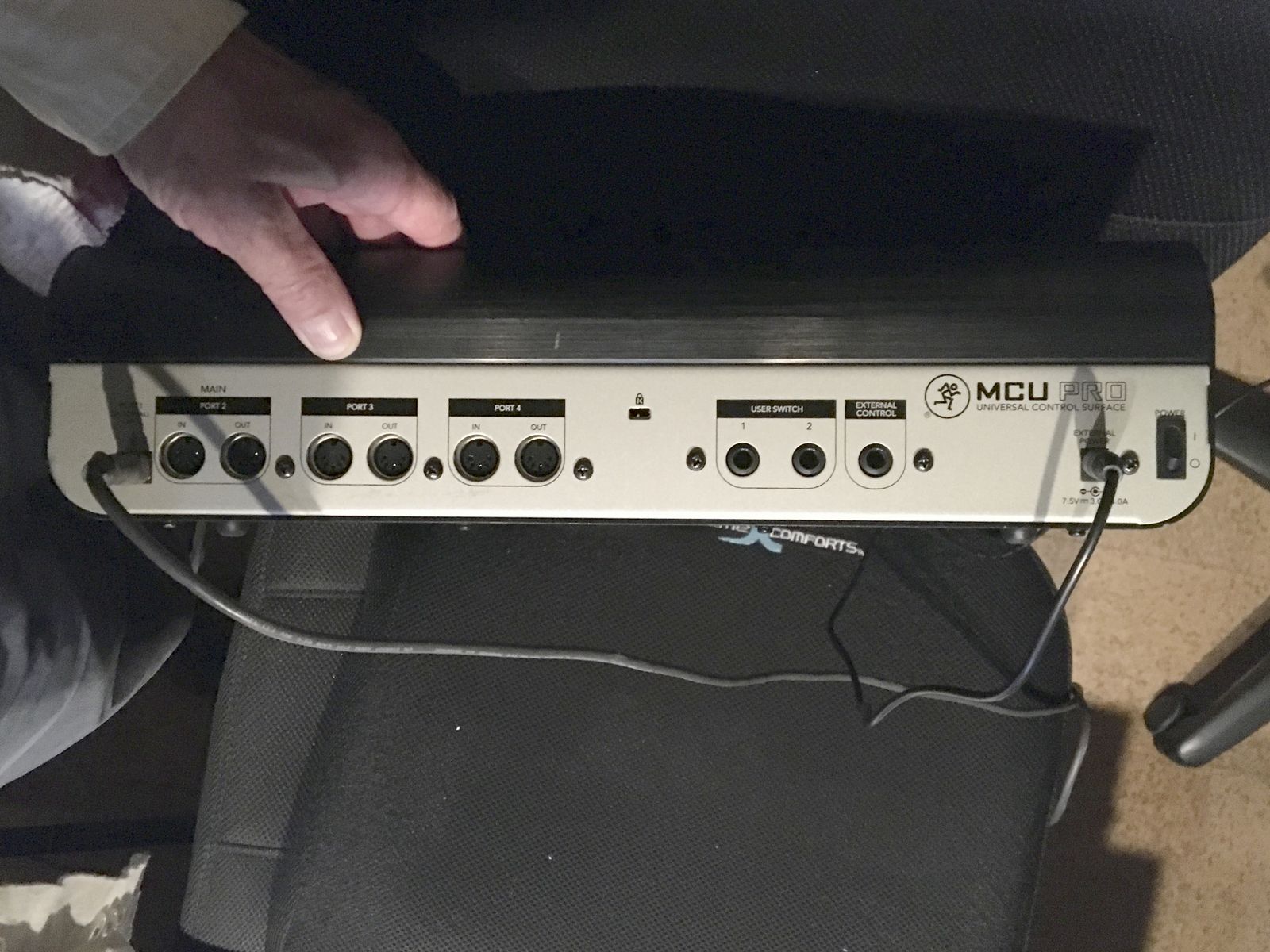 Main image 4
