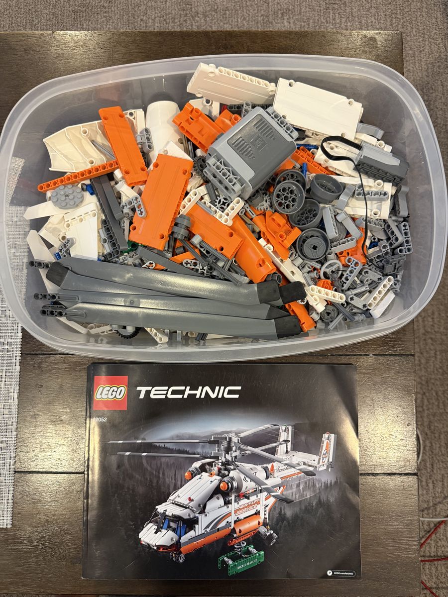 LEGO 42052-1 - Heavy Lift Helicopter