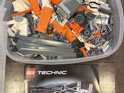 LEGO 42052-1 - Heavy Lift Helicopter