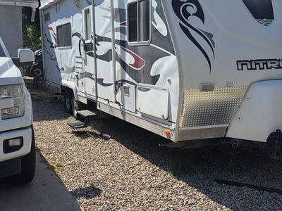 2007 26 foot nitro toy hauler
