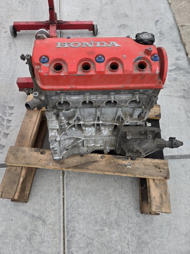 Main image 6
