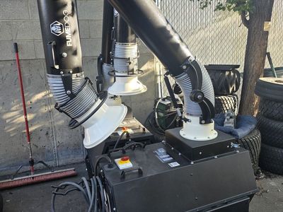 Fume Dog Welding Fume Extractor Like New. This has new filters and is in excellent clean condition.