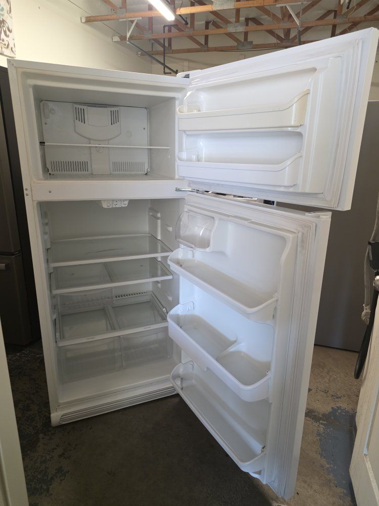 Frigidaire refrigerator 