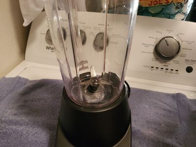 Black Kitchen Countertop Blender with Multi-Speed Settings
