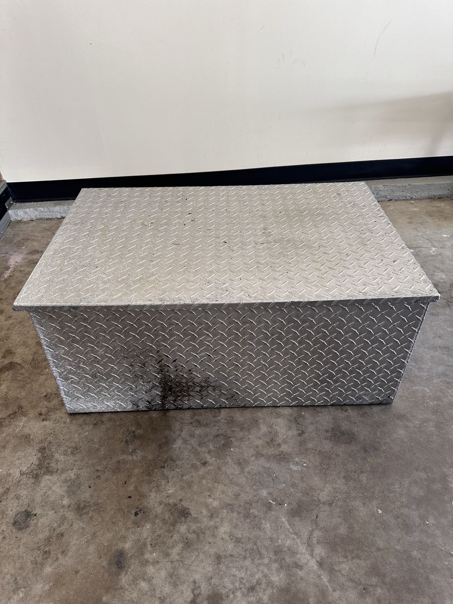 Aluminum Diamond Plate Truck Tool Box Storage Chest