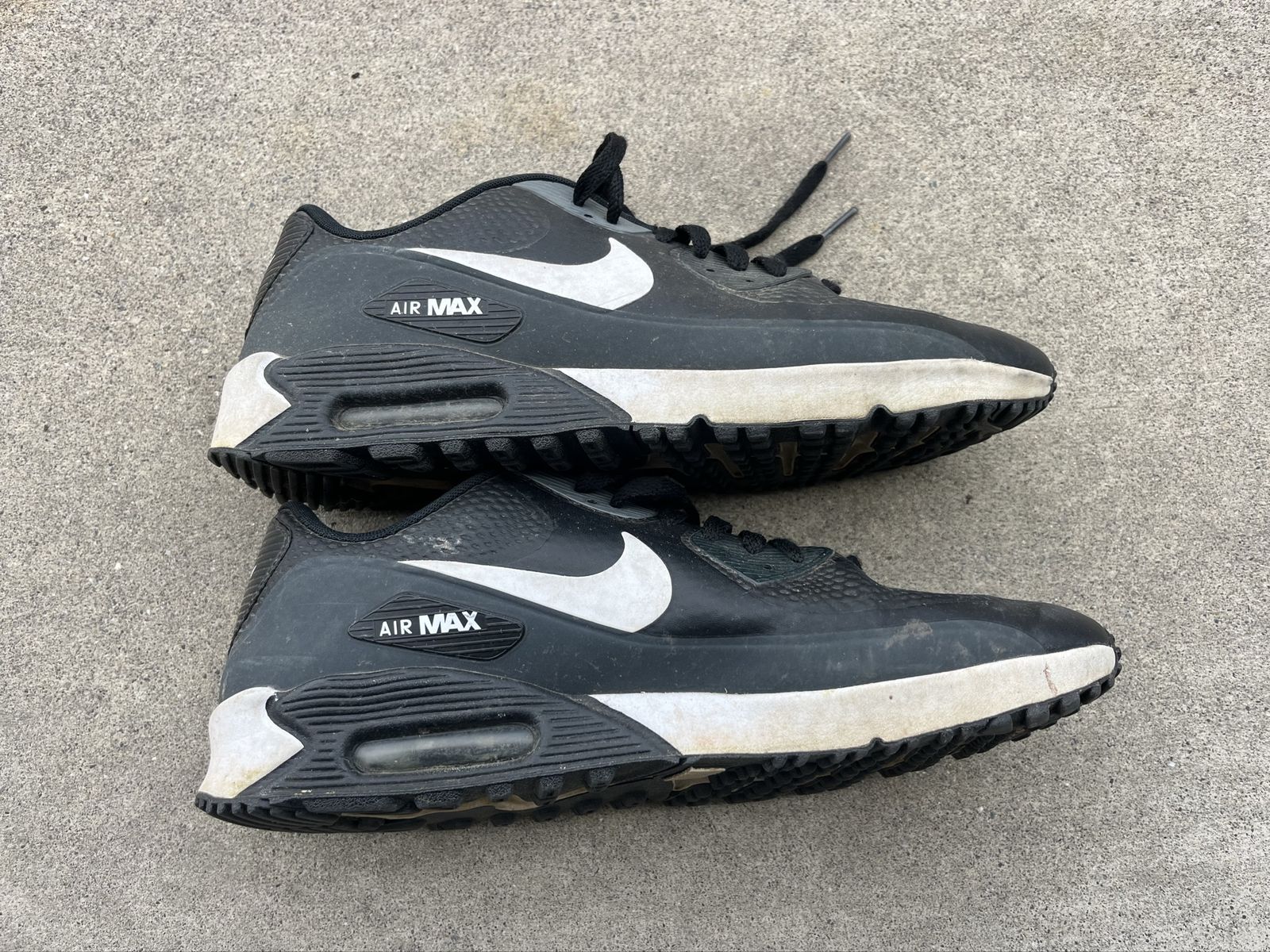 Nike AirMax golf shoes
