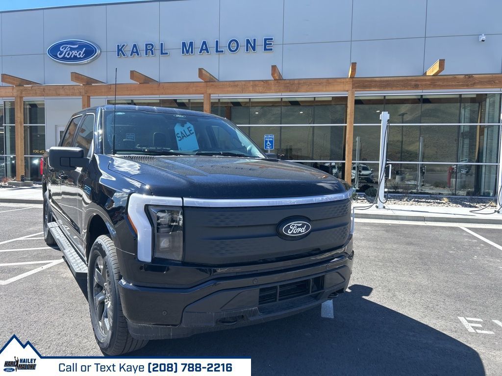 2025 Ford F-150 Lightning Flash
