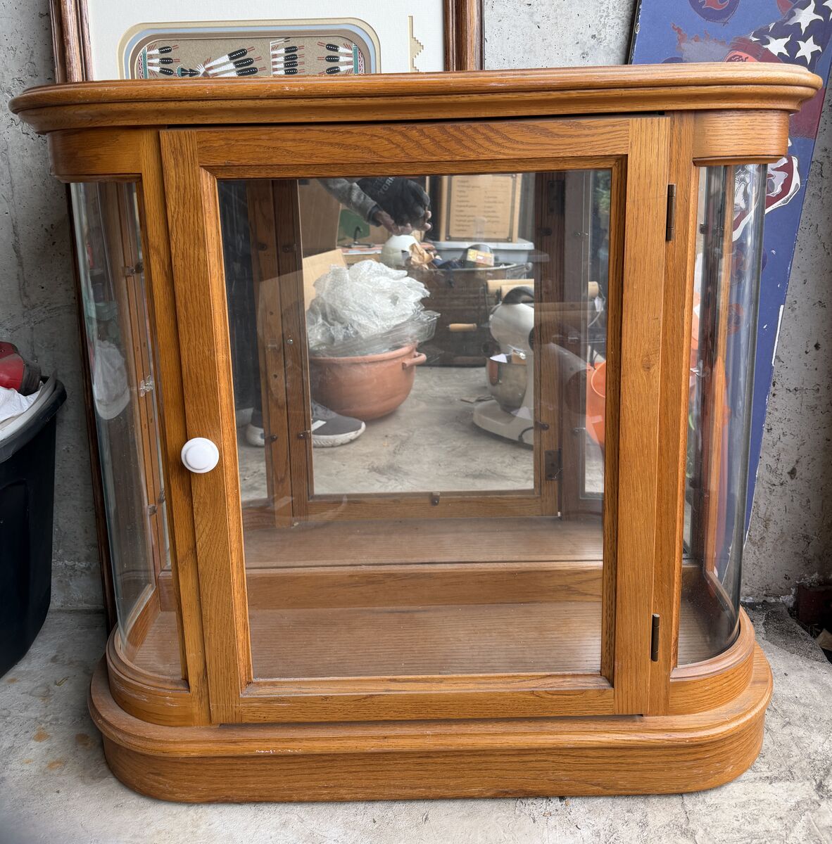 Lighted Table Top Curio with Glass Shelf