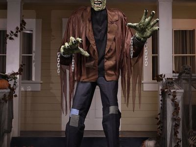 7.5 foot Animated Monster (new!)
