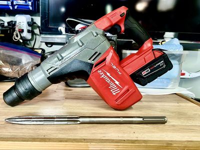 Milwaukee M18 FUEL 1-9/16” SDS-Max Rotary Hammer 2717-20