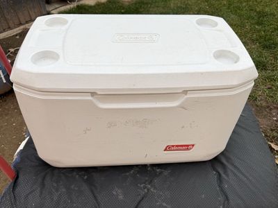 Coleman Marine Cooler ( 70 Qt )