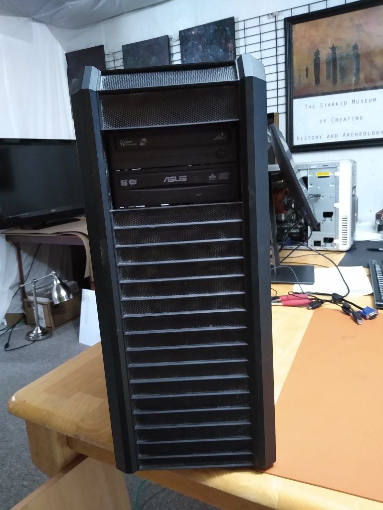 gaming computer for parts or repair.